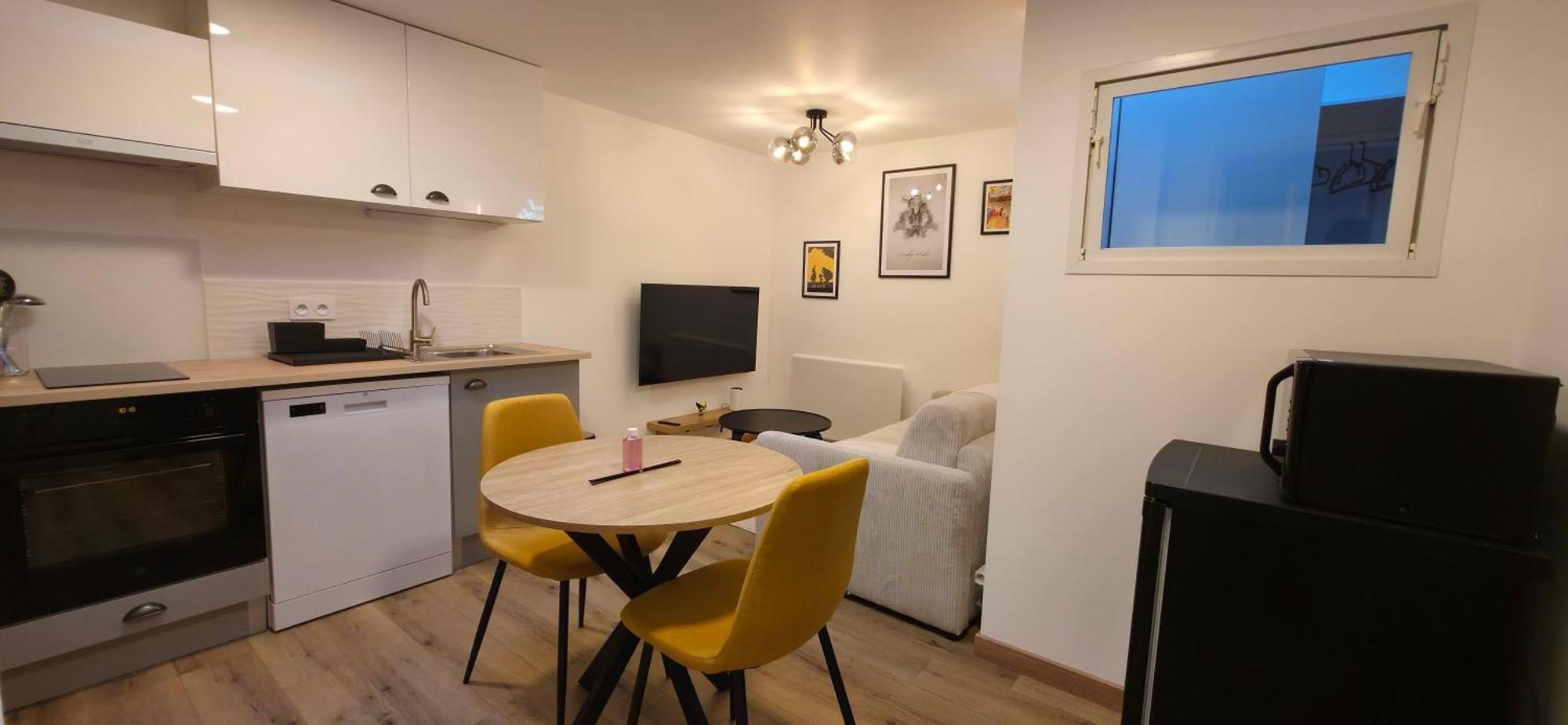 Apartment 1 *